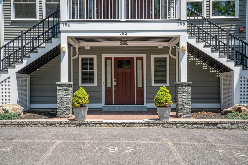 792 Sagamore Avenue Portsmouth NH 03801