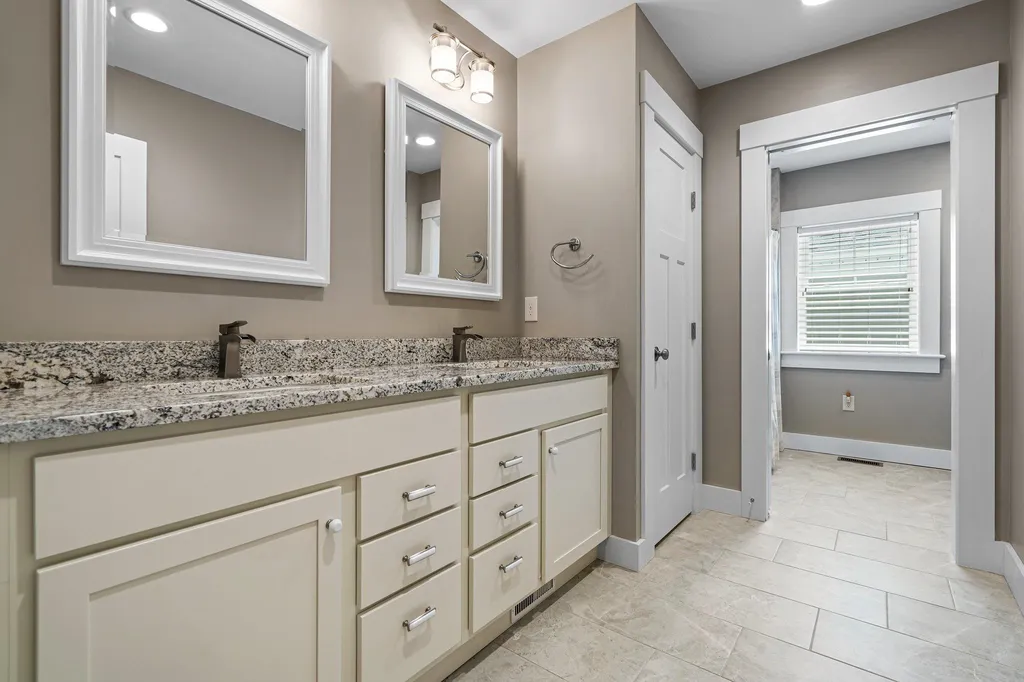 792 Sagamore Avenue Portsmouth NH 03801