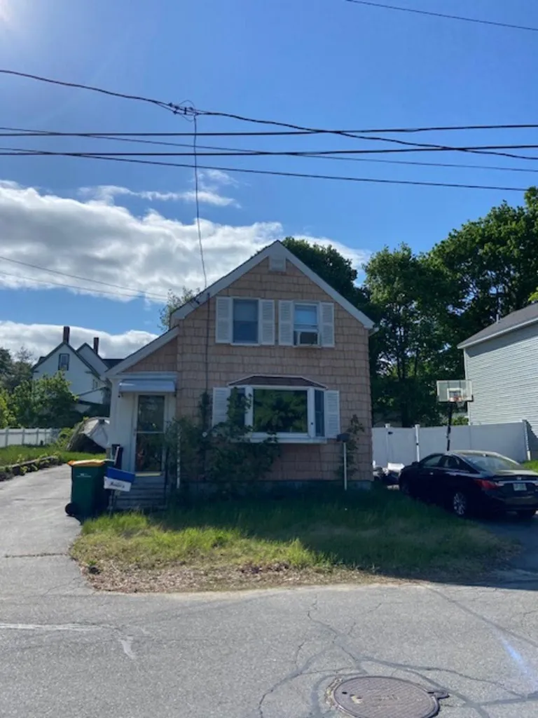 58 Pine Street Rochester NH 03867