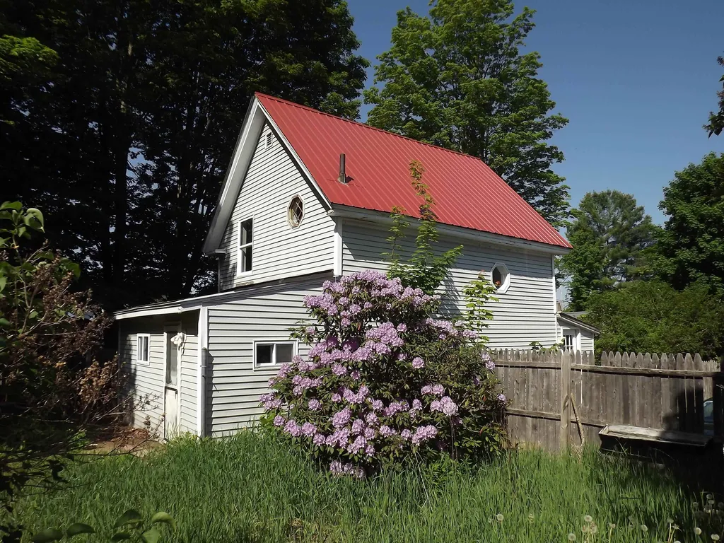 12 Nelson Court Belmont NH 03220