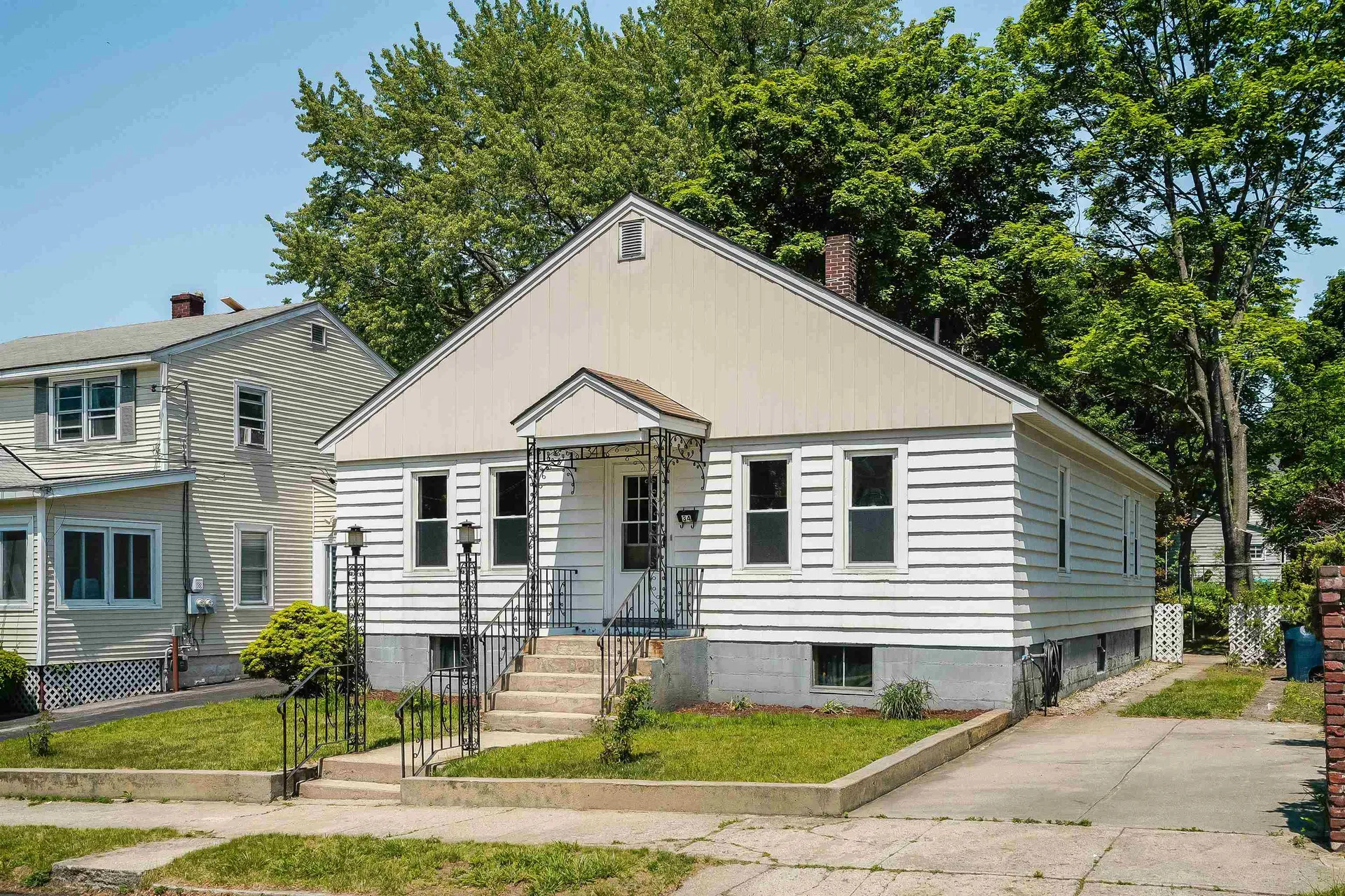 34 Mckean Street Nashua NH 03060