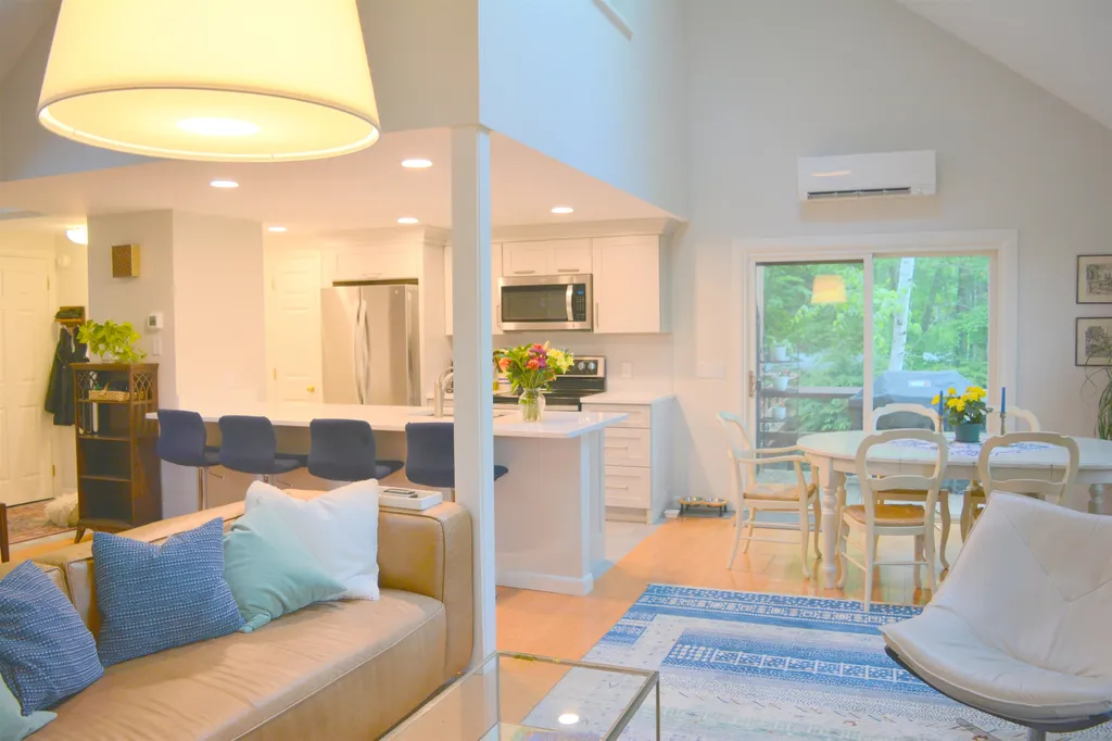 847 Cove Drive Grantham NH 03753
