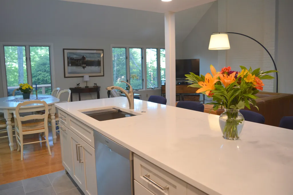 847 Cove Drive Grantham NH 03753