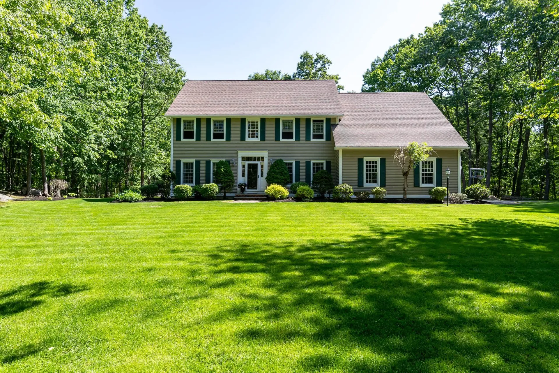 15 Kings Grant Drive Atkinson NH 03811