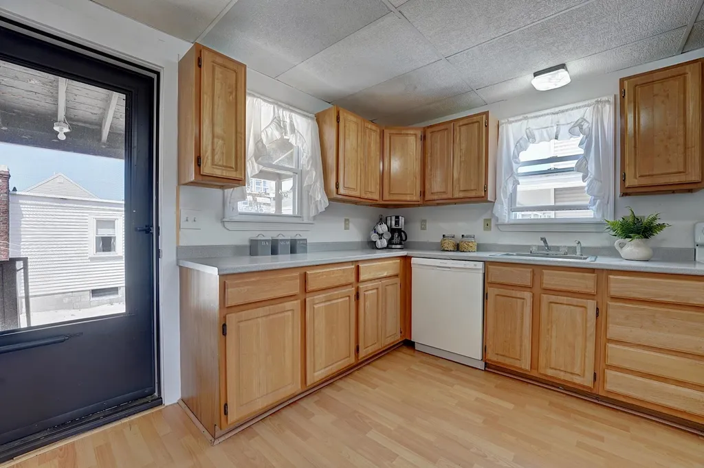 15 Boston Avenue Hampton NH 03842