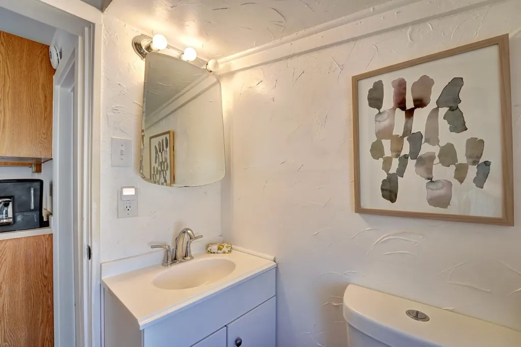 15 Boston Avenue Hampton NH 03842