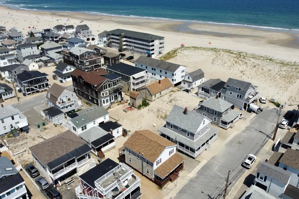 15 Boston Avenue Hampton NH 03842