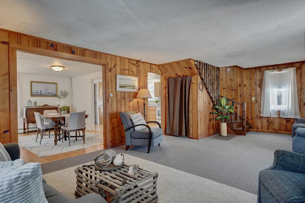 15 Boston Avenue Hampton NH 03842