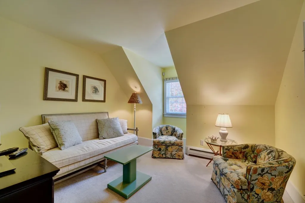31 Tidewater Farm Road Greenland NH 03840