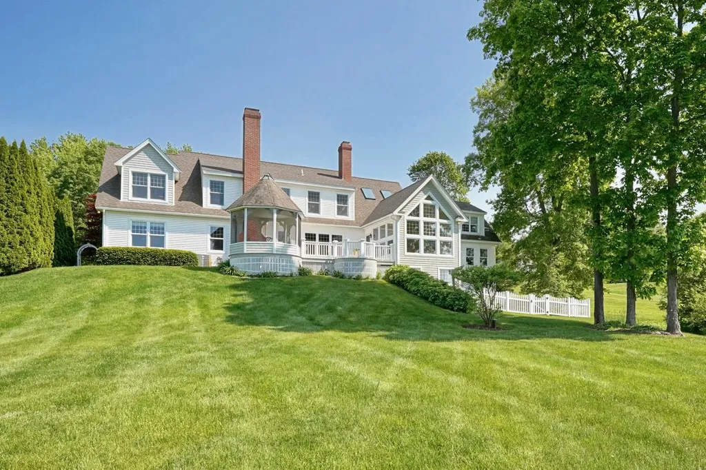 31 Tidewater Farm Road Greenland NH 03840