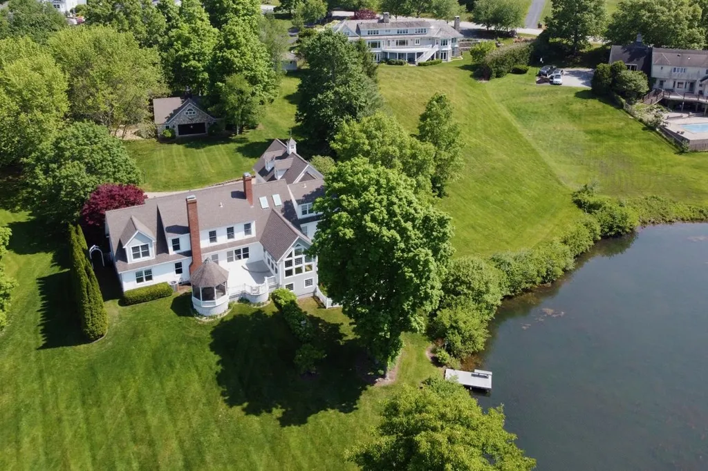 31 Tidewater Farm Road Greenland NH 03840