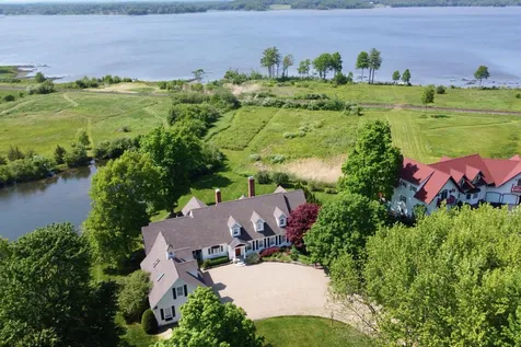 31 Tidewater Farm Road Greenland NH 03840
