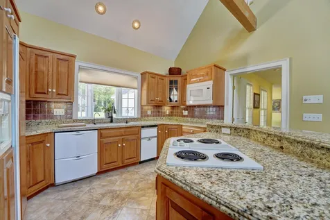 31 Tidewater Farm Road Greenland NH 03840