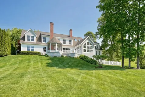 31 Tidewater Farm Road Greenland NH 03840