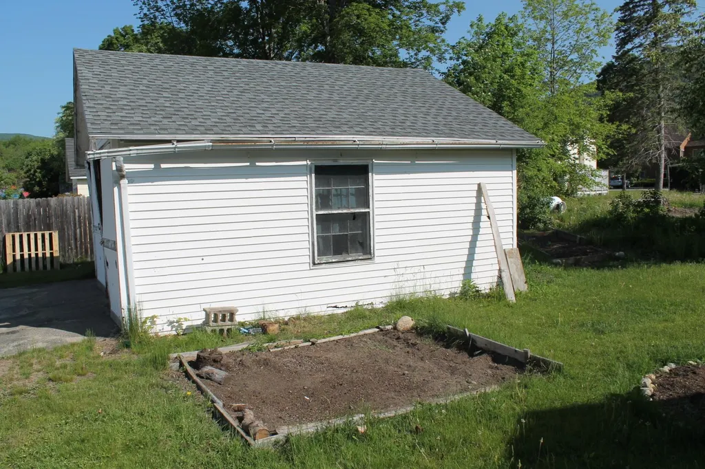 38 School Street Lincoln NH 03251