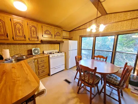 98 Lockehaven Road Enfield NH 03748