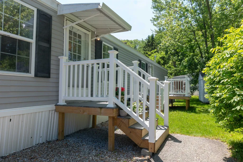 7 Lilac Street Exeter NH 03833