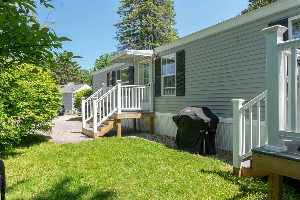 7 Lilac Street Exeter NH 03833