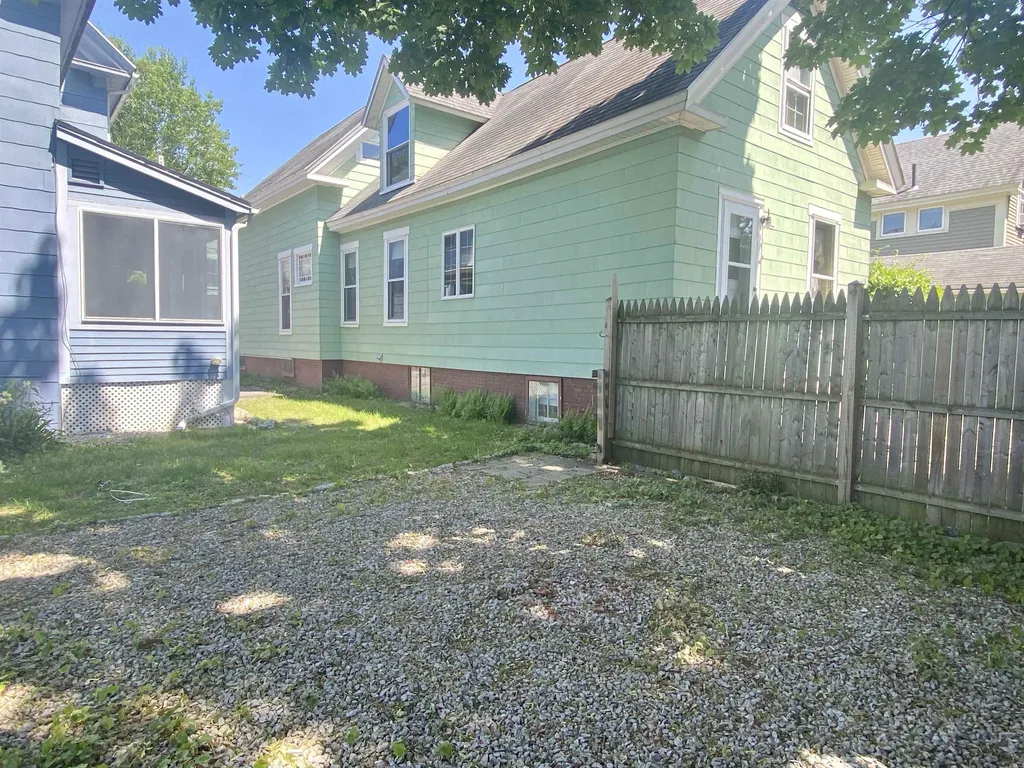 15 Essex Street Concord NH 03301