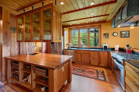 1480 Battle Row Road Hyde Park VT 05655