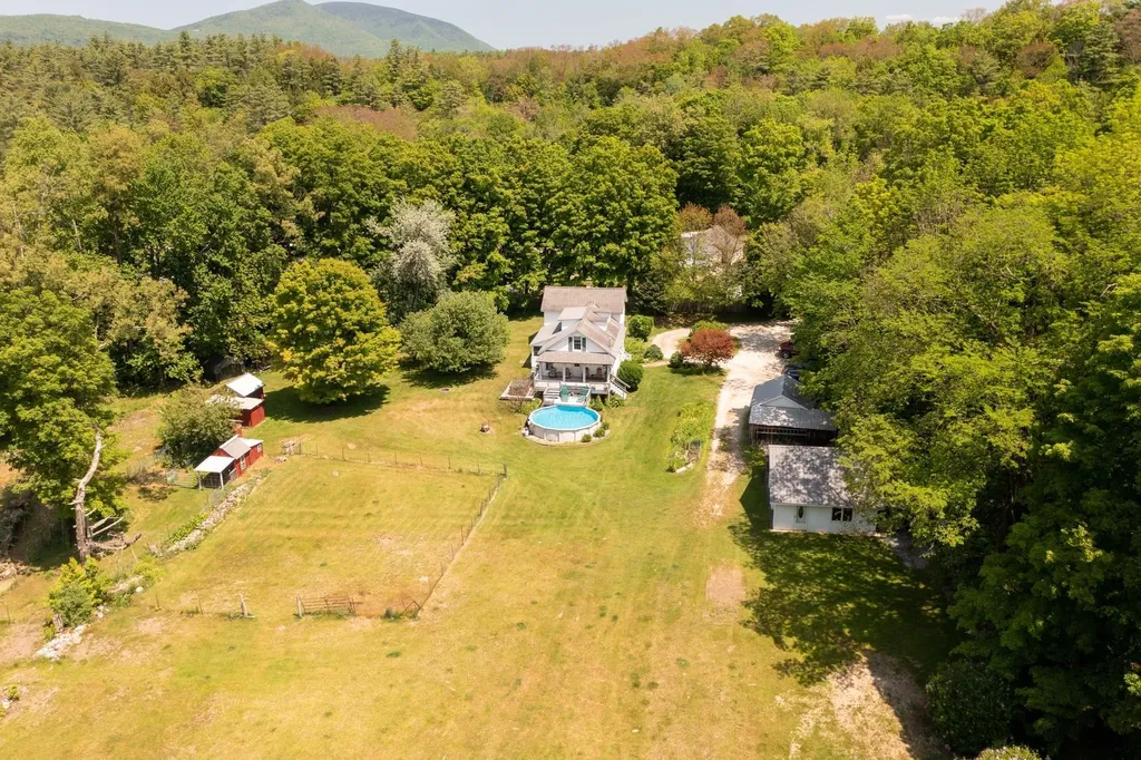 125 Chiselville Road Sunderland VT 05250