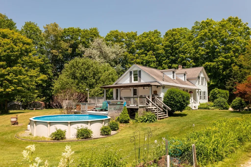 125 Chiselville Road Sunderland VT 05250
