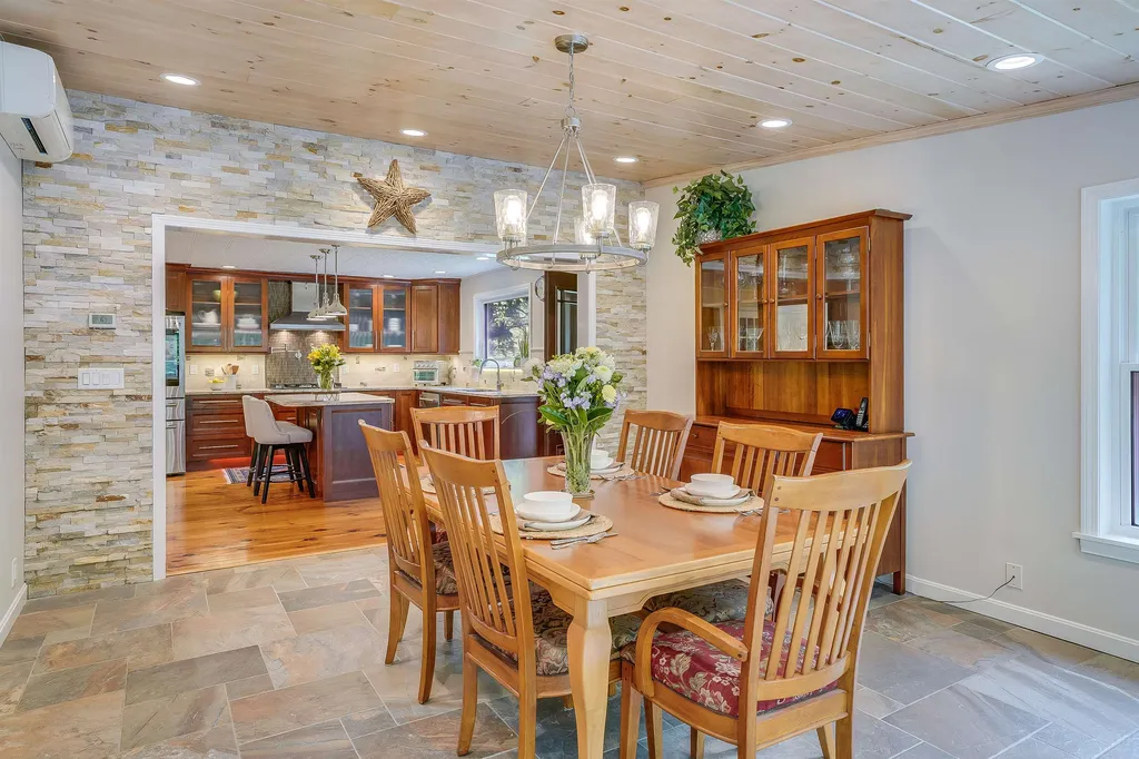 81 Old Amherst Road Mont Vernon NH 03057