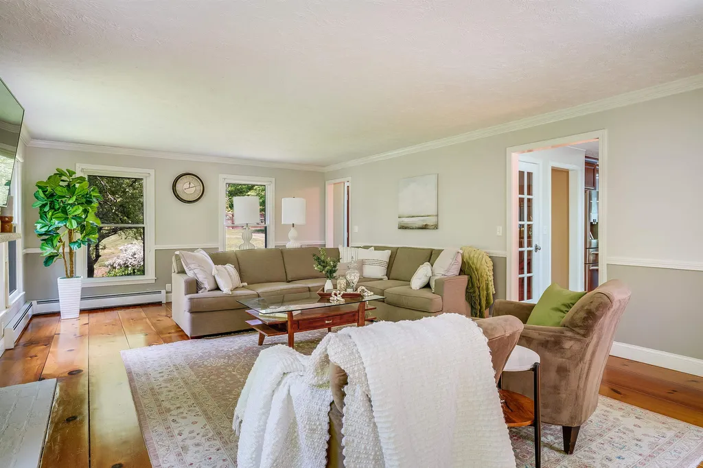 81 Old Amherst Road Mont Vernon NH 03057