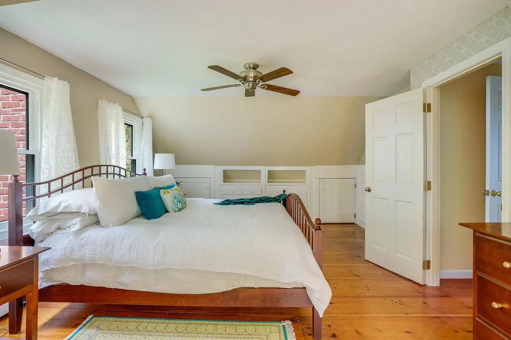 81 Old Amherst Road Mont Vernon NH 03057