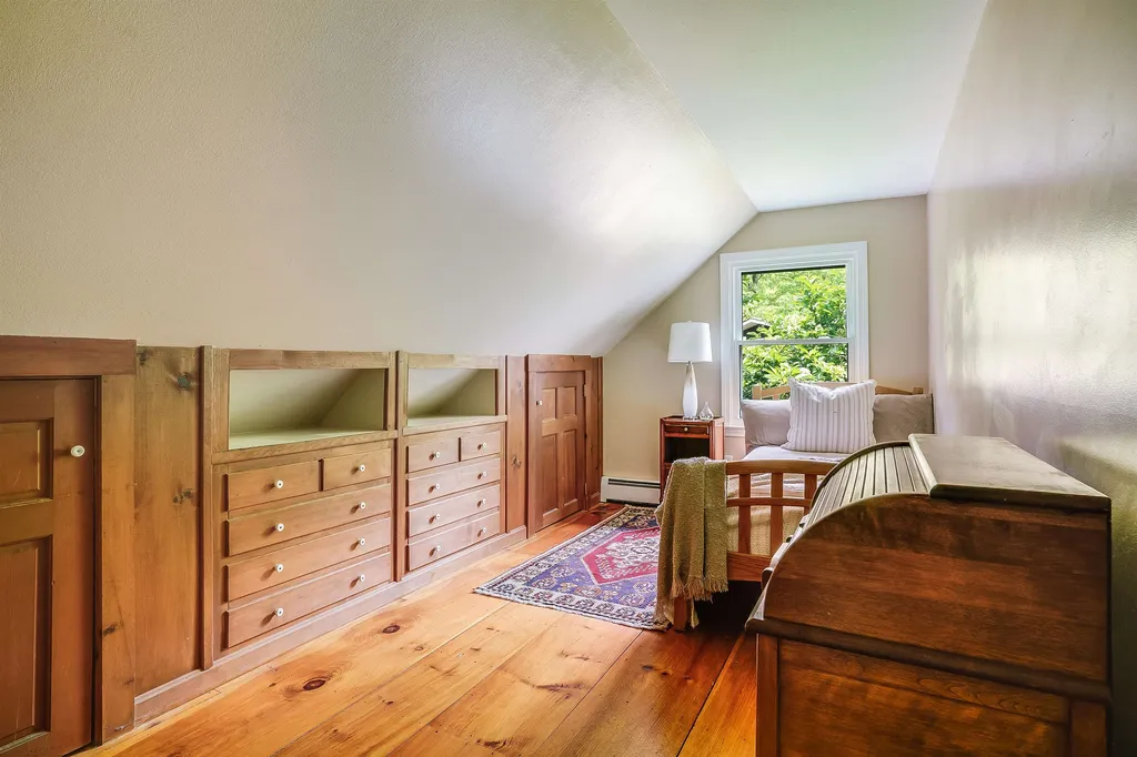 81 Old Amherst Road Mont Vernon NH 03057