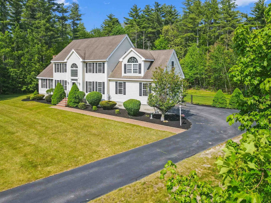 55 Buckingham Drive Londonderry NH 03053