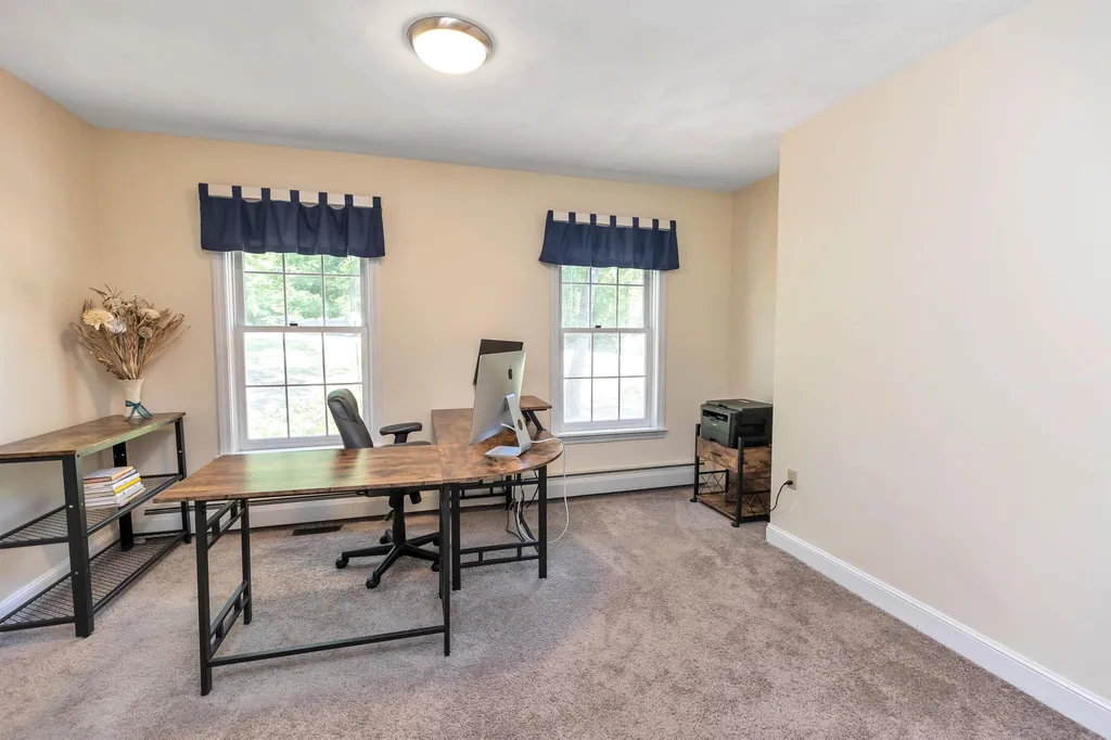 163 Hitching Post Lane Bedford NH 03110