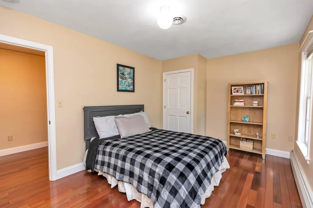 163 Hitching Post Lane Bedford NH 03110