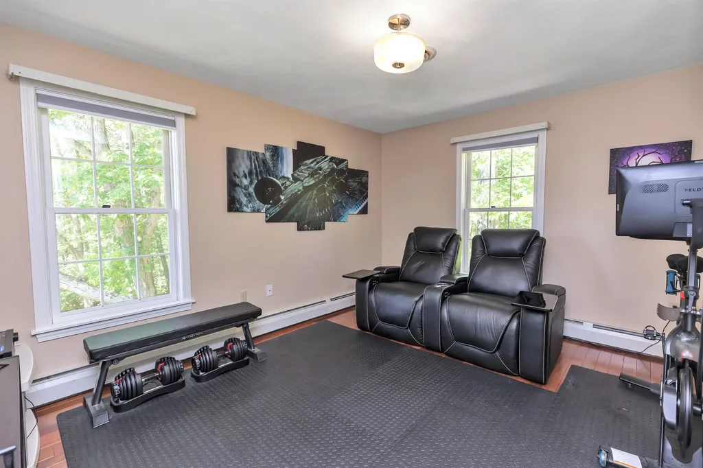 163 Hitching Post Lane Bedford NH 03110