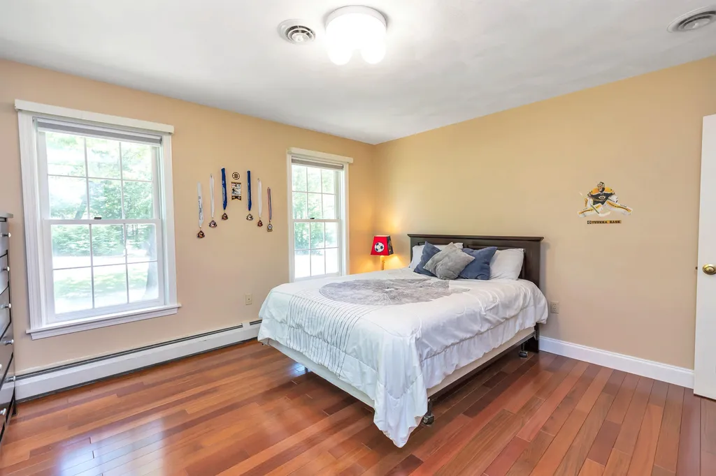 163 Hitching Post Lane Bedford NH 03110