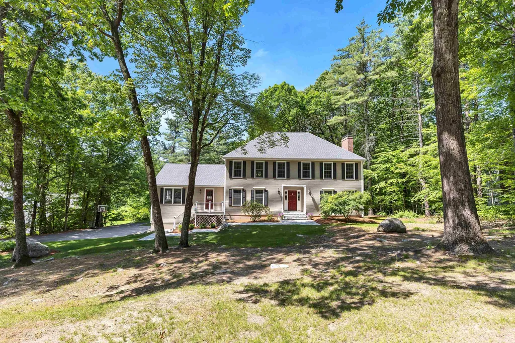 163 Hitching Post Lane Bedford NH 03110