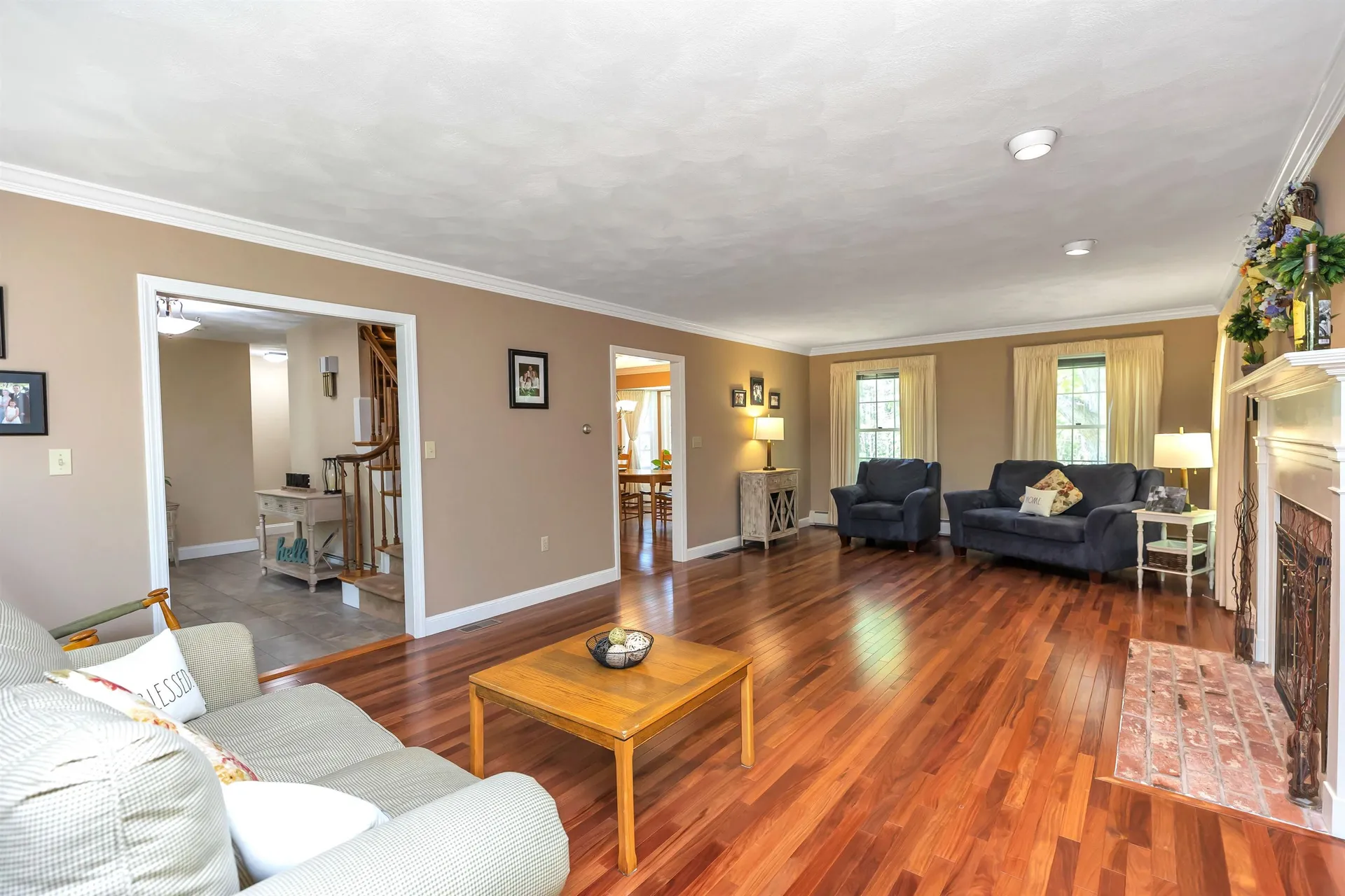 163 Hitching Post Lane Bedford NH 03110