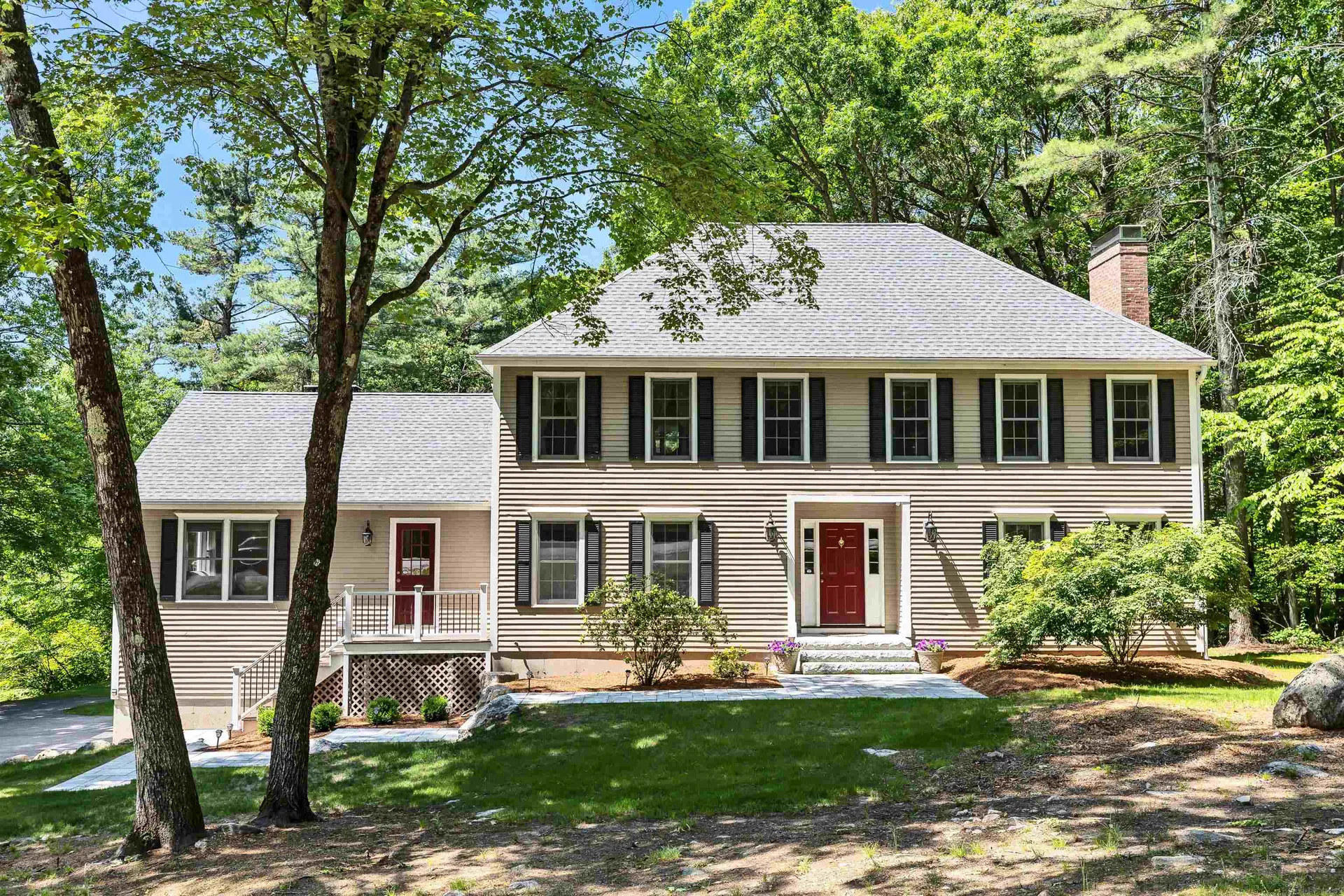 163 Hitching Post Lane Bedford NH 03110