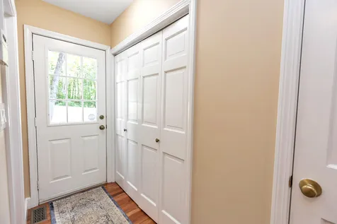 163 Hitching Post Lane Bedford NH 03110