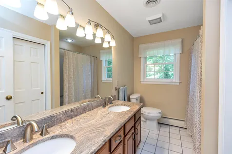 163 Hitching Post Lane Bedford NH 03110