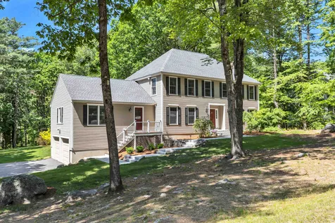 163 Hitching Post Lane Bedford NH 03110
