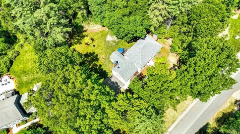 163 Hitching Post Lane Bedford NH 03110