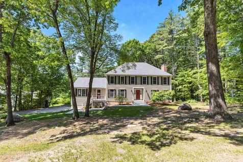 163 Hitching Post Lane Bedford NH 03110