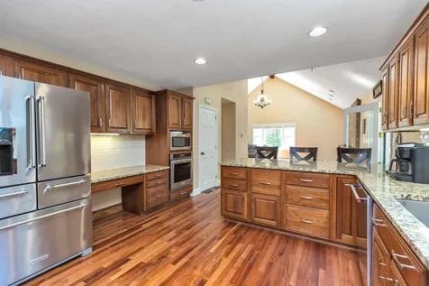163 Hitching Post Lane Bedford NH 03110