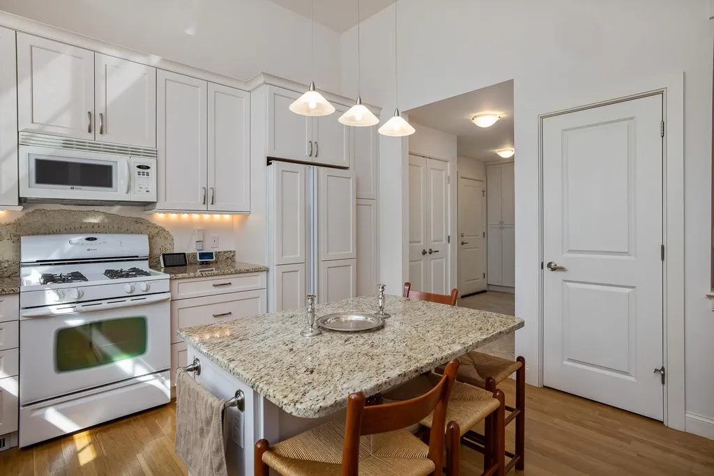 7 Locke Road New Castle NH 03854