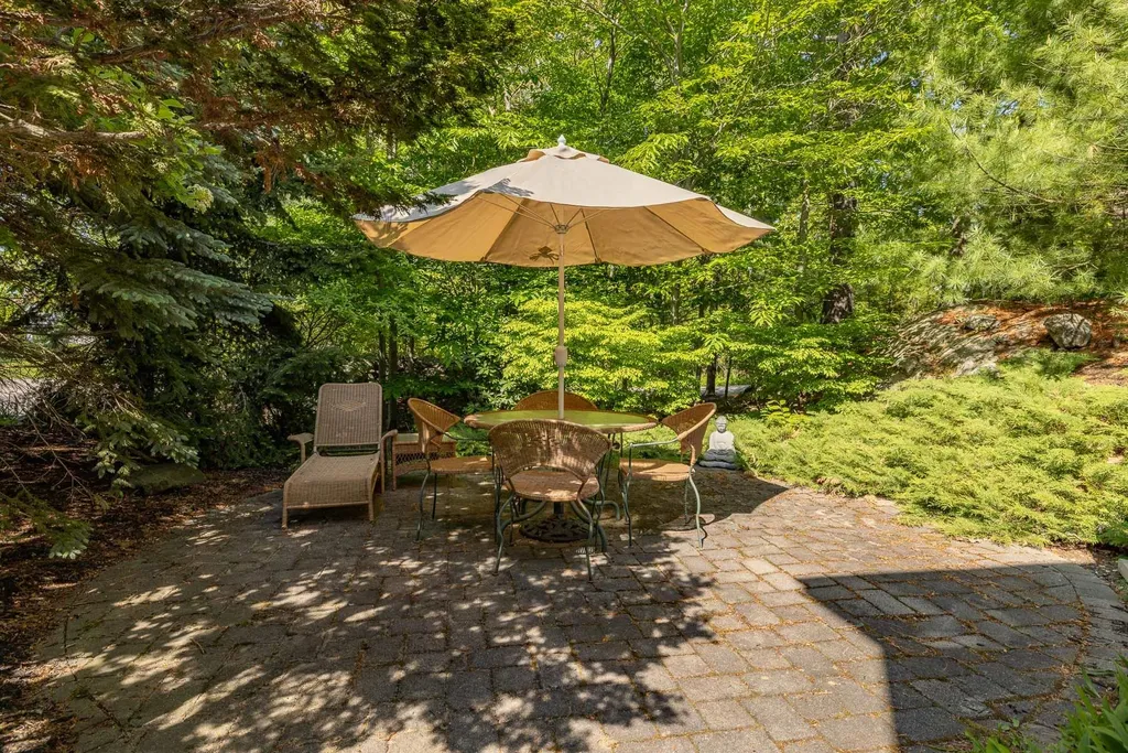 7 Locke Road New Castle NH 03854