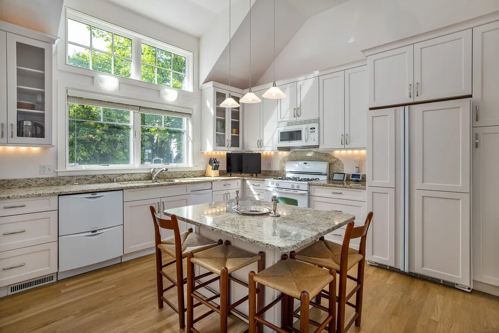 7 Locke Road New Castle NH 03854