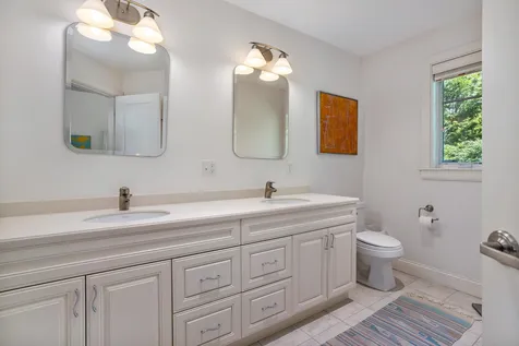 7 Locke Road New Castle NH 03854