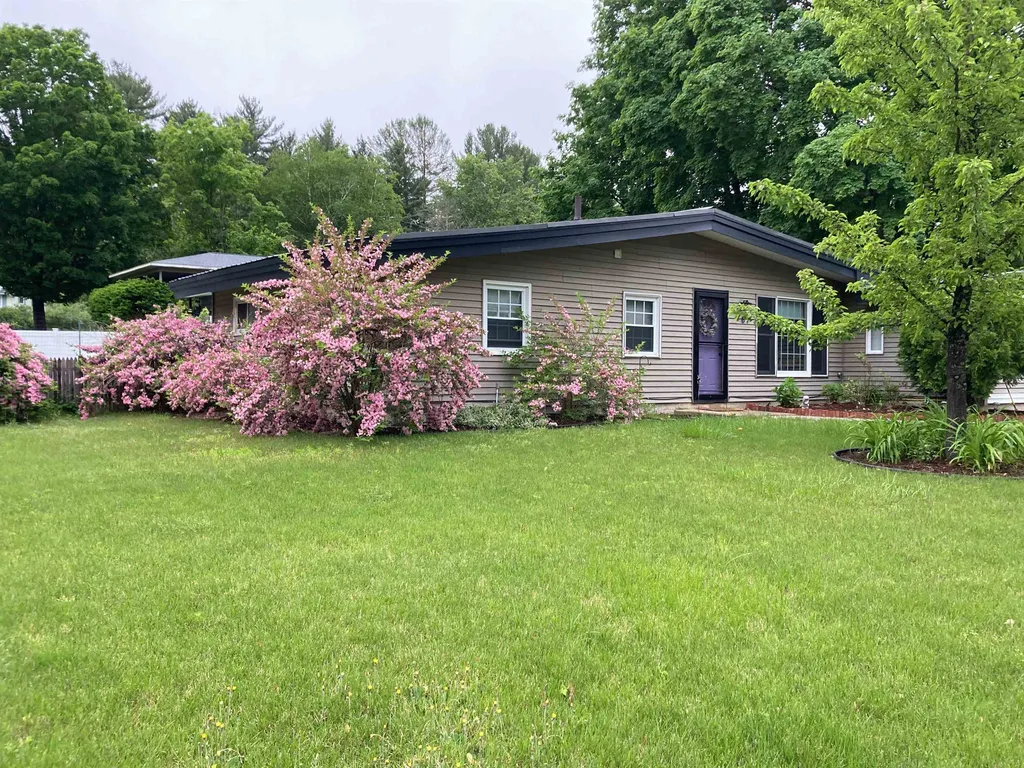 28 Morningside Drive Dover NH 03820