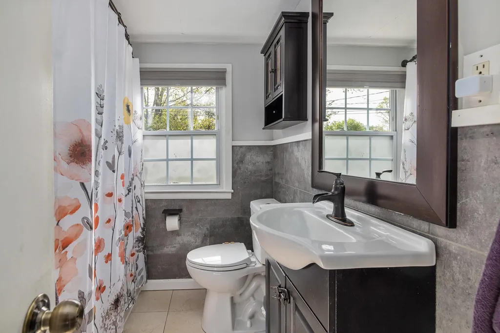 28 Morningside Drive Dover NH 03820